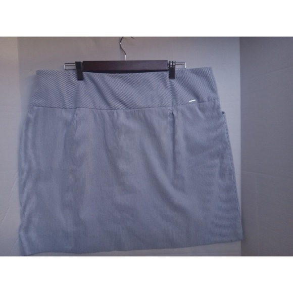 S.C. & CO Skort XXL Women's Blue Pinstripe Stretch Pull On Skirt w/ Shorts Under - Picture 3 of 9